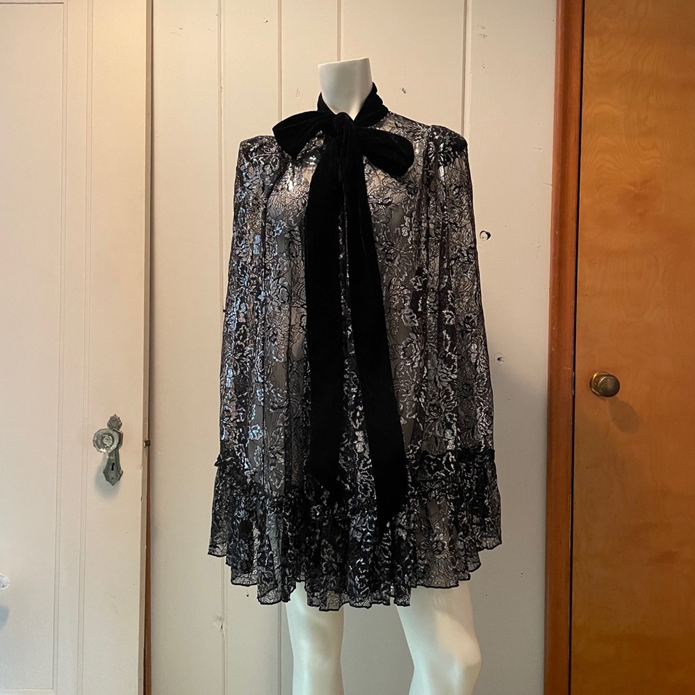 Vampire’s Wife x H&M Metallic Lace cape size M/L